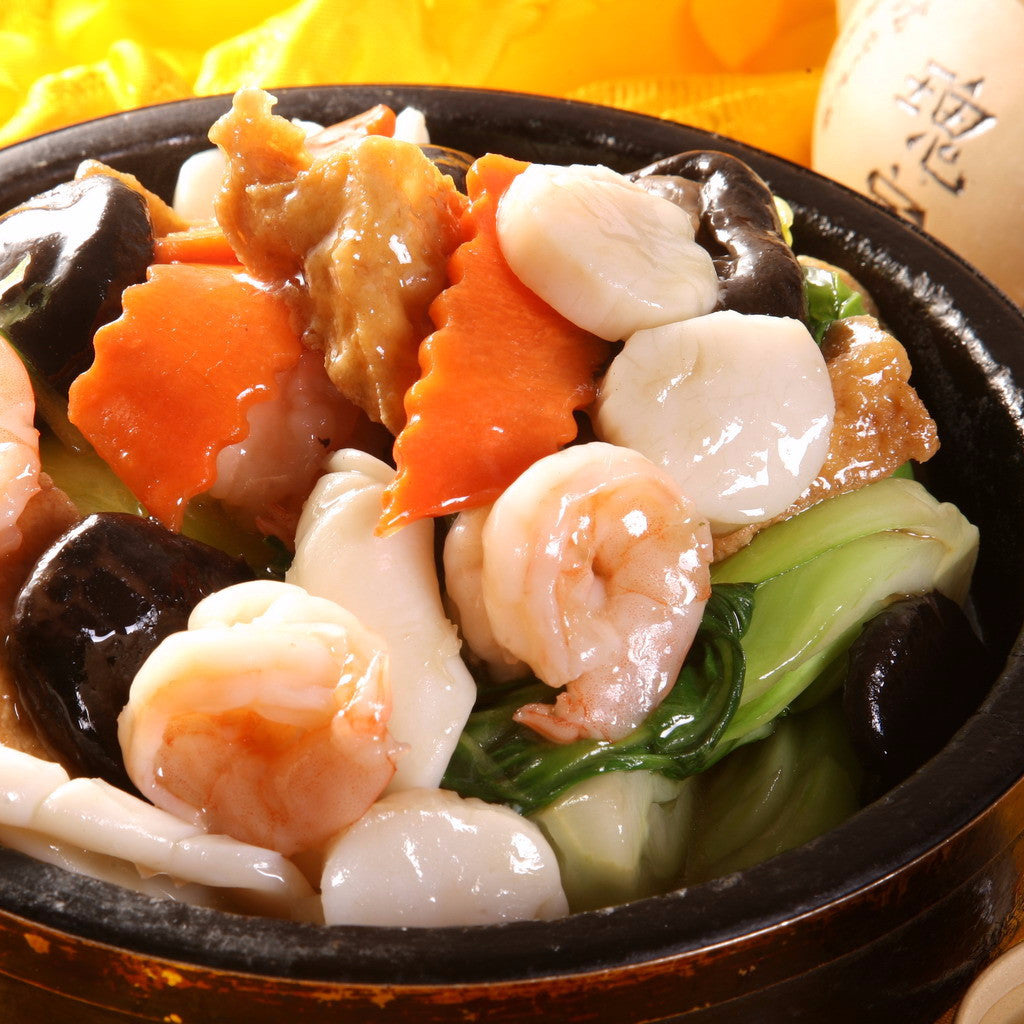 Seafood, tofu and vegetable hot pot - Restaurant PM
