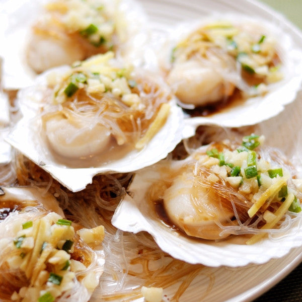 Steamed Scallops with vermicelli in shell with garlic - Restaurant PM